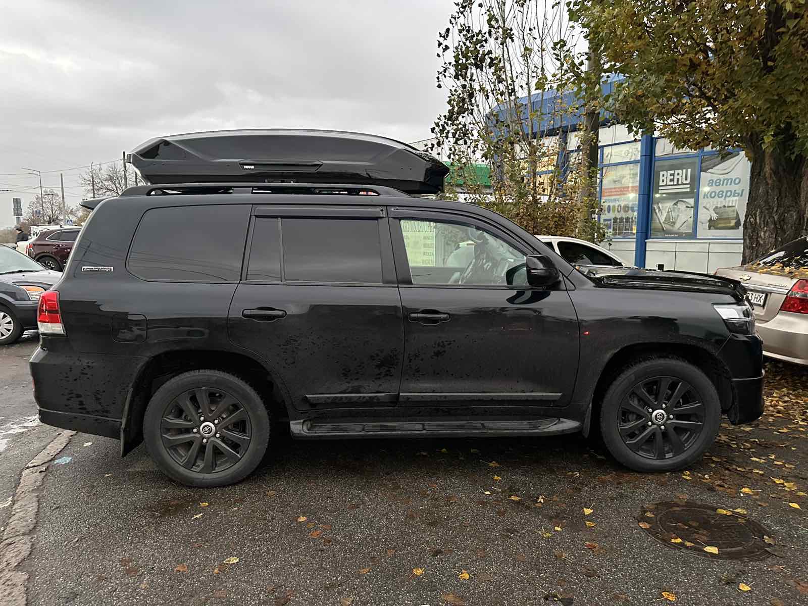 Thule Motion 3 XXL Black Glossy