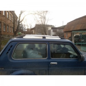 Рейлинги хромированные для Lada Niva с металлическими опорами Рейлинги хромированные для Lada Niva с металлическими опорами